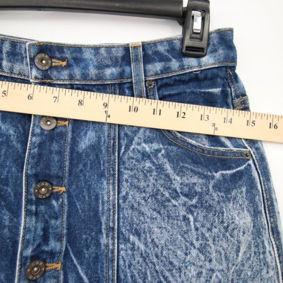 NEW Carmar Acid Wash Denim Mini Skirt Button Down Front Distressed Size 27 - Picture 6 of 8
